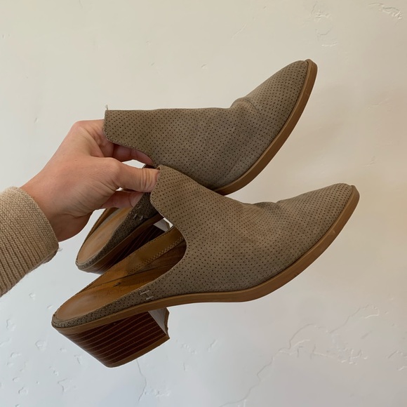 Heeled Shoes - Picture 1 of 6